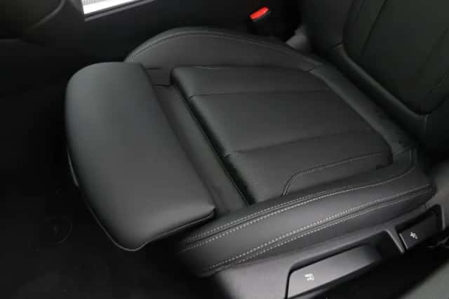 BMW i4 (2026) thumbnail 14