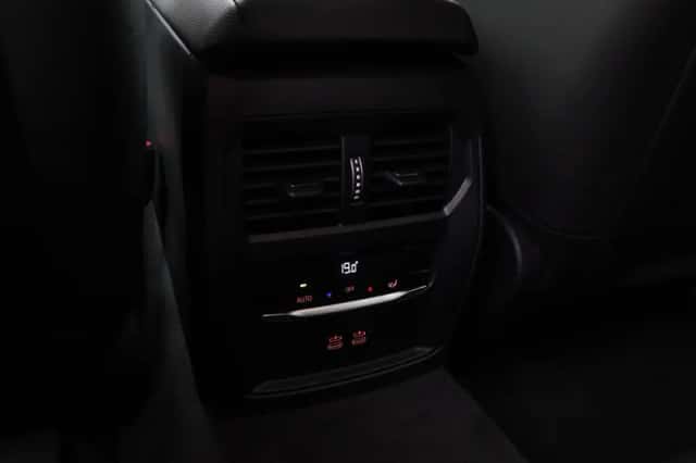 BMW i4 (2026) thumbnail 18