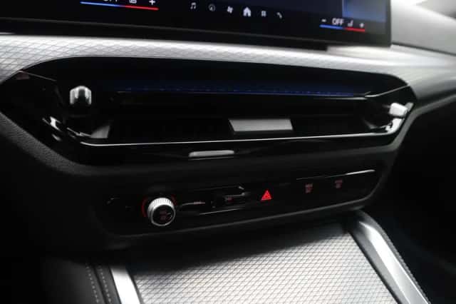 BMW i4 (2026) thumbnail 17