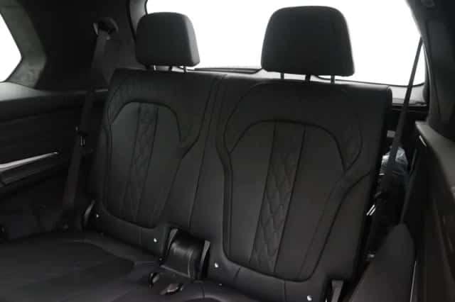 BMW X7 (2026) thumbnail 18