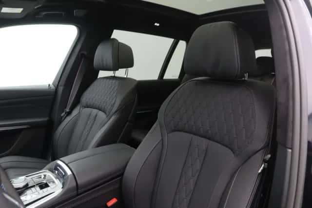 BMW X7 (2026) thumbnail 5
