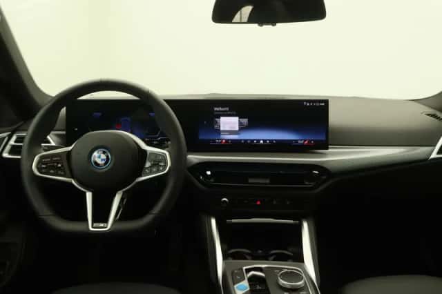 BMW i4 (2026) thumbnail 12