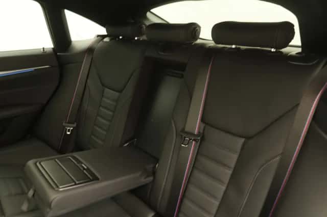 BMW i4 (2026) thumbnail 15