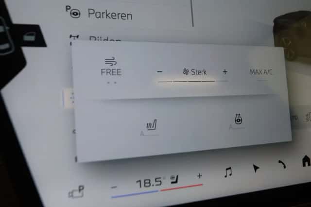 BMW iX3 (2026) thumbnail 13