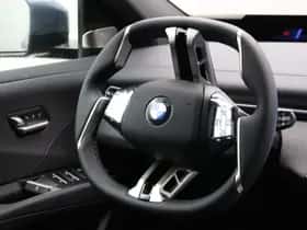 BMW iX3 (2026) thumbnail 2