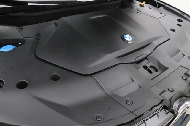 BMW iX3 (2026) thumbnail 4