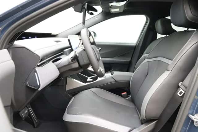 BMW iX3 (2026) thumbnail 5