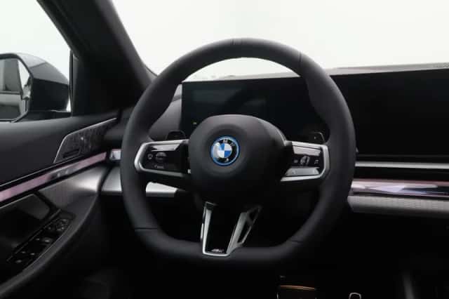 BMW 5-Serie (2025) thumbnail 2