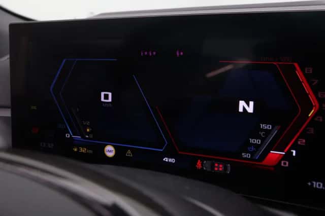 BMW M4 (2026) thumbnail 4