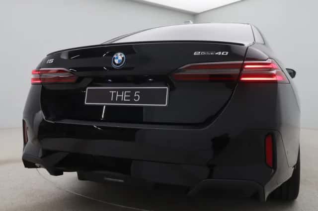 BMW i5 (2026) thumbnail 15