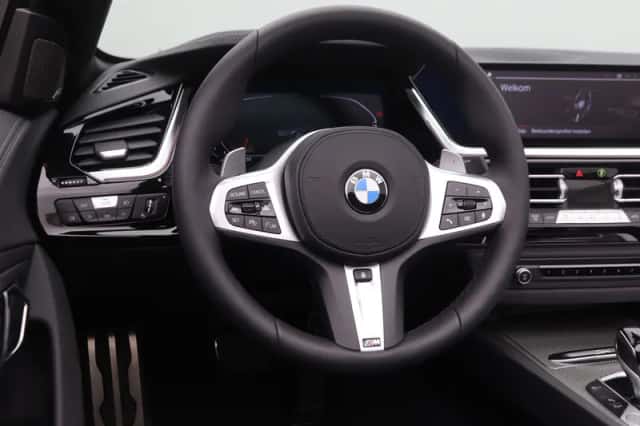 BMW Z4 (2026) thumbnail 3
