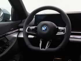 BMW i5 (2026) thumbnail 2