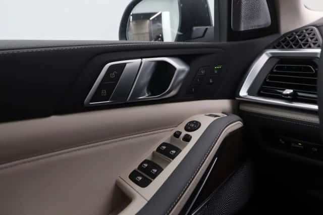 BMW X5 (2026) thumbnail 21