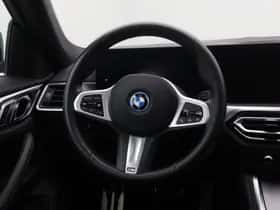 BMW i4 (2024) thumbnail 2