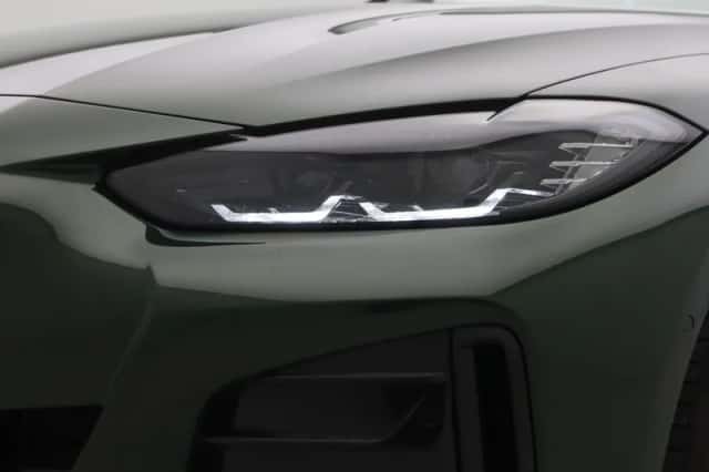 BMW i4 (2024) thumbnail 17