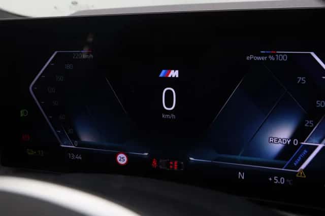 BMW i4 (2024) thumbnail 3