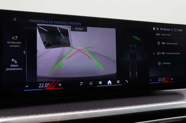 BMW i4 (2024) thumbnail 21