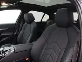 BMW i5 (2026) thumbnail 4