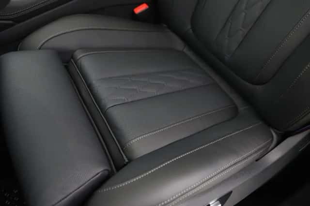 BMW X6 (2026) thumbnail 16