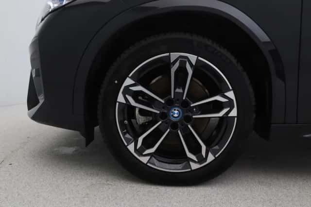BMW iX2 (2025) thumbnail 19