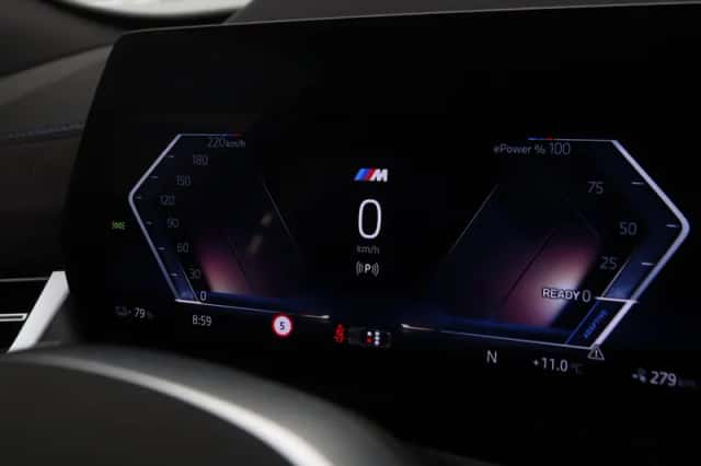 BMW iX2 (2025) thumbnail 3