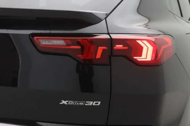 BMW iX2 (2025) thumbnail 22