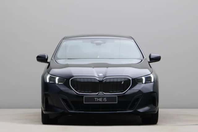 BMW i5 (2026) thumbnail 6