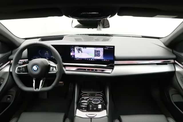 BMW i5 (2026) thumbnail 13