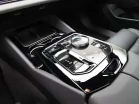 BMW i5 (2026) thumbnail 16
