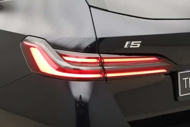 BMW i5 (2026) thumbnail 24