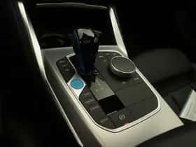 BMW i4 (2022) thumbnail 16