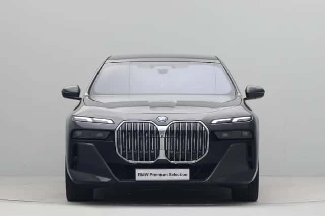 BMW 7-Serie (2024) thumbnail 2