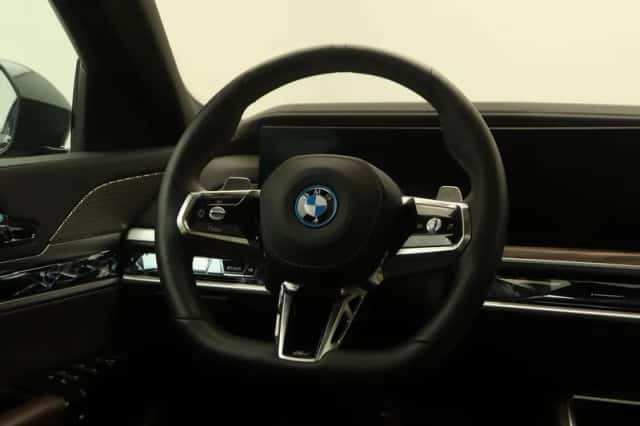 BMW 7-Serie (2024) thumbnail 17