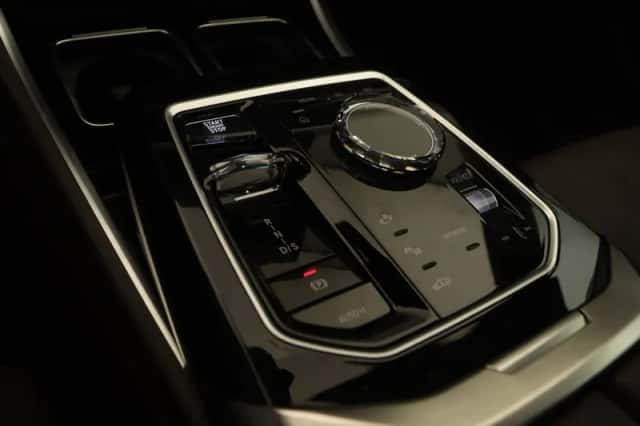 BMW 7-Serie (2024) thumbnail 21