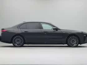 BMW 7-Serie (2024) thumbnail 4