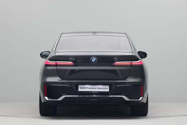 BMW 7-Serie (2024) thumbnail 6
