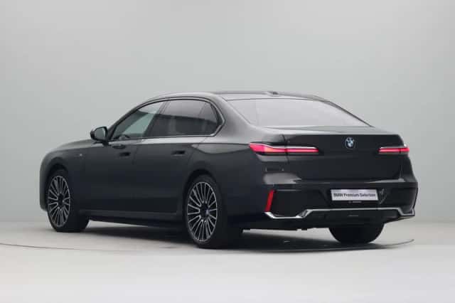 BMW 7-Serie (2024) thumbnail 7
