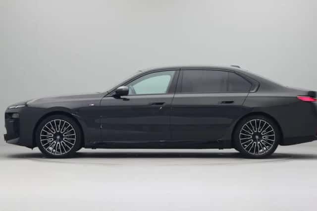 BMW 7-Serie (2024) thumbnail 8