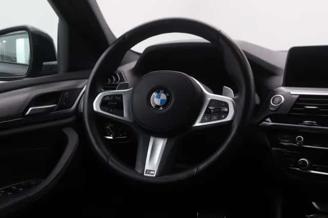 BMW X4 (2021) thumbnail 2