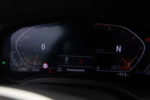 BMW X4 (2021) thumbnail 3