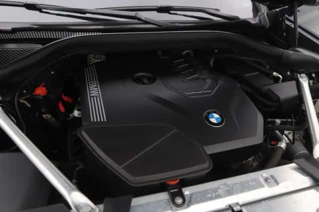 BMW X4 (2021) thumbnail 4