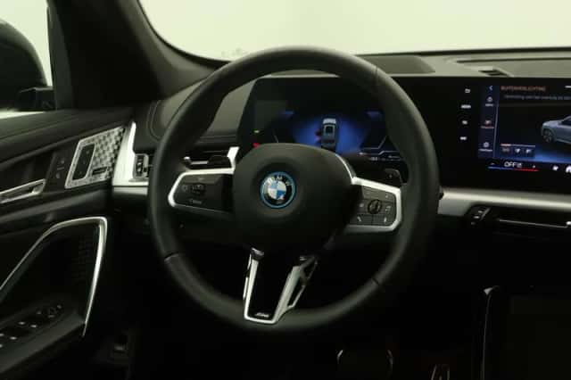 BMW X1 (2024) thumbnail 2