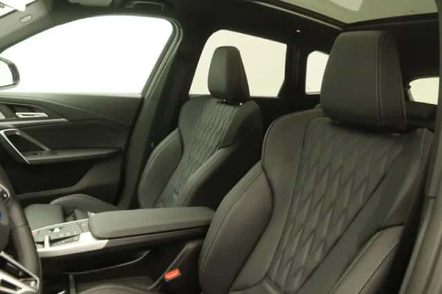 BMW X1 (2024) thumbnail 5