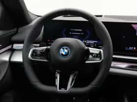 BMW i5 (2026) thumbnail 2