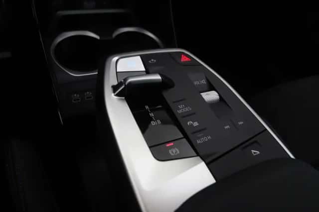 BMW iX2 (2026) thumbnail 17