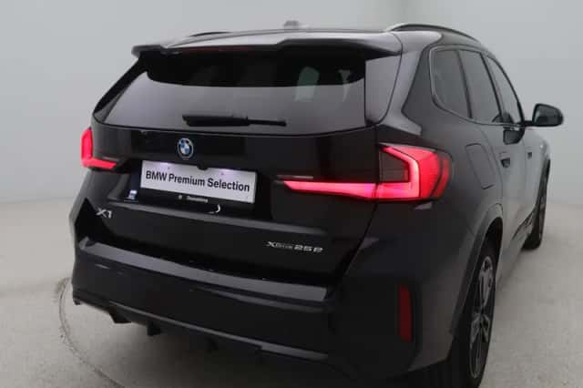 BMW X1 (2024) thumbnail 24