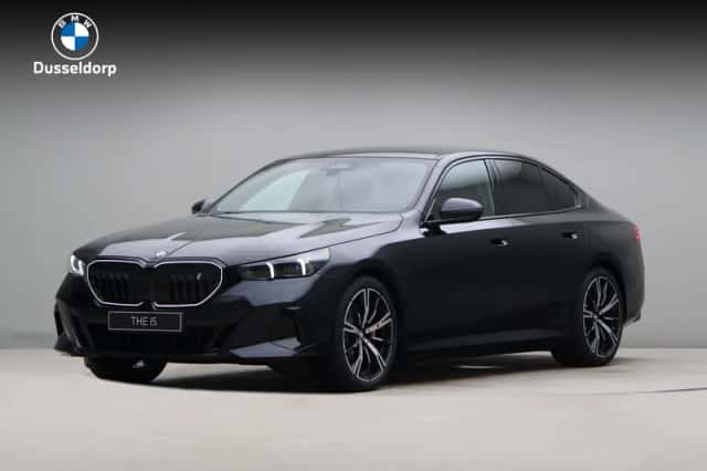 BMW i5 (2026) thumbnail 1