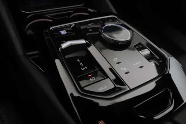 BMW i5 (2026) thumbnail 16
