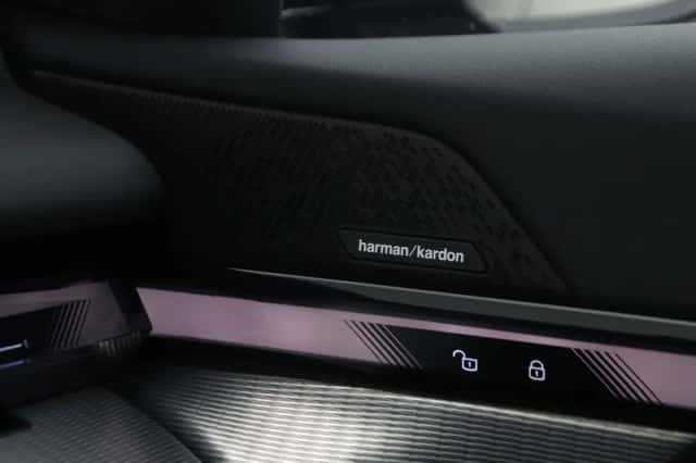 BMW i5 (2026) thumbnail 17