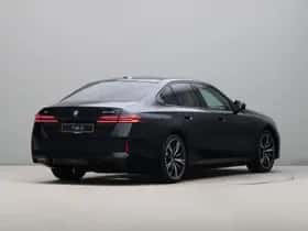 BMW i5 (2026) thumbnail 8